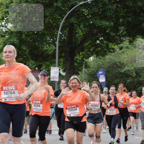 15.06.2025 - REWE Women's Run Jannik Wohlers http://msf.ph/oto/7941793 15.06.2025 08:28:25 Laufen 10768, 0294, 1043, 10568, 10354, 10168, 107, 10336 meine-sportfotos.de