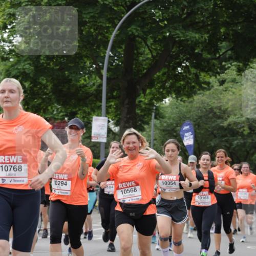 15.06.2025 - REWE Women's Run Jannik Wohlers http://msf.ph/oto/7941799 15.06.2025 08:28:25 Laufen 10768, 10294, 1043, 10568, 10354, 10168, 10336 meine-sportfotos.de