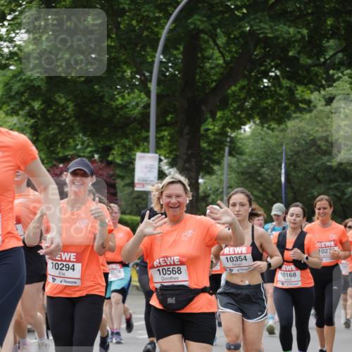 15.06.2025 - REWE Women's Run Jannik Wohlers http://msf.ph/oto/7941821 15.06.2025 08:28:25 Laufen 10294, 10354, 0178, 10568, 10168, 1022 meine-sportfotos.de
