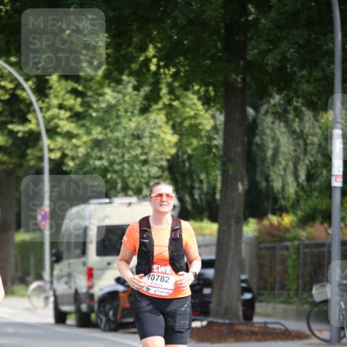 15.06.2025 - REWE Women's Run Jannik Wohlers http://msf.ph/oto/7941822 15.06.2025 09:59:36 Laufen 10782 meine-sportfotos.de