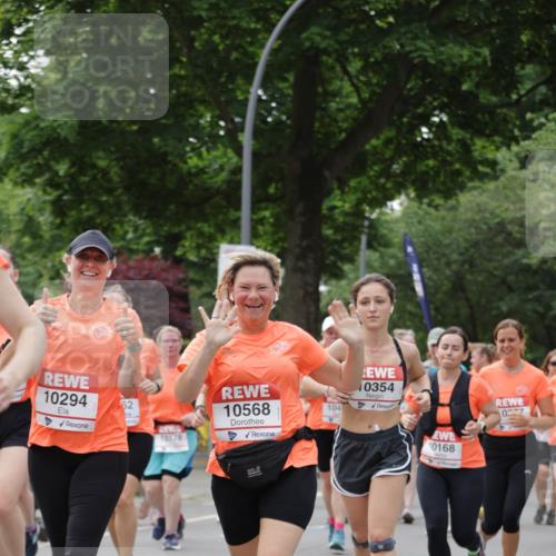 15.06.2025 - REWE Women's Run Jannik Wohlers http://msf.ph/oto/7941842 15.06.2025 08:28:25 Laufen 10294, 62, 10178, 10568, 104, 0354, 07, 10168 meine-sportfotos.de