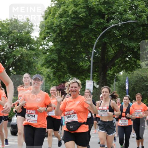 15.06.2025 - REWE Women's Run Jannik Wohlers http://msf.ph/oto/7941863 15.06.2025 08:28:26 Laufen 10294, 10568, 10354, 10277, 10168 meine-sportfotos.de