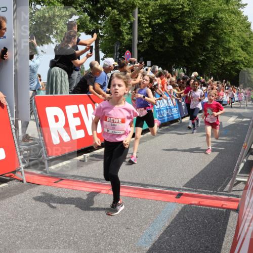 15.06.2025 - REWE Women's Run Strokosch-Dieckow http://msf.ph/oto/7941873 15.06.2025 11:34:27 Ziel 110, 154, 157, 163, 180, 184, 185, 188, 192, 217, 234, 237, 283, 288, 306 meine-sportfotos.de