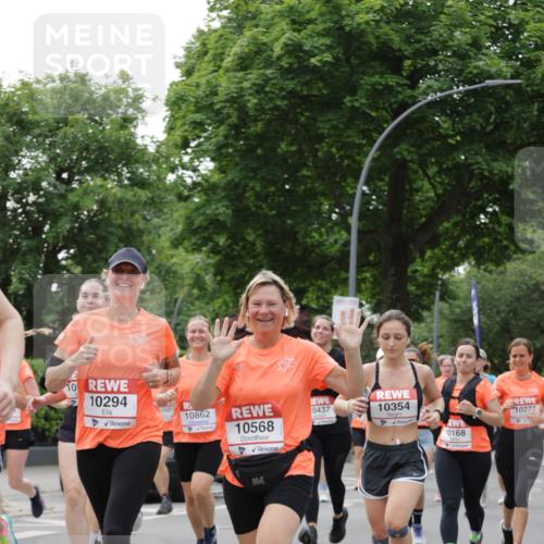15.06.2025 - REWE Women's Run Jannik Wohlers http://msf.ph/oto/7941886 15.06.2025 08:28:26 Laufen 10, 10294, 10862, 0437, 10354, 10277, 10568, 10168 meine-sportfotos.de
