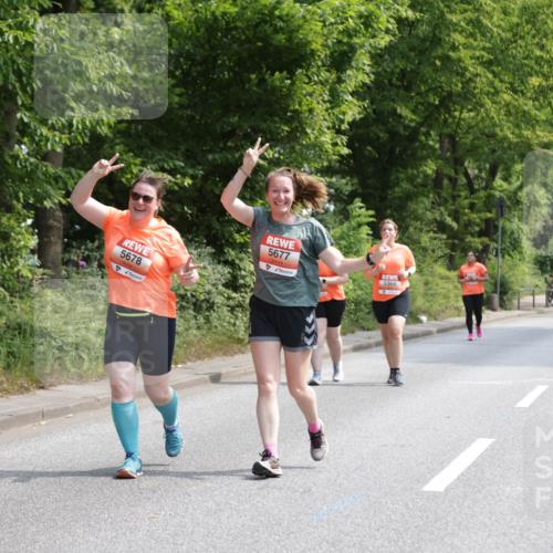 15.06.2025 - REWE Women's Run Jannik Wohlers http://msf.ph/oto/7941899 15.06.2025 10:15:44 Laufen 5678, 5677, 5366, 4 meine-sportfotos.de