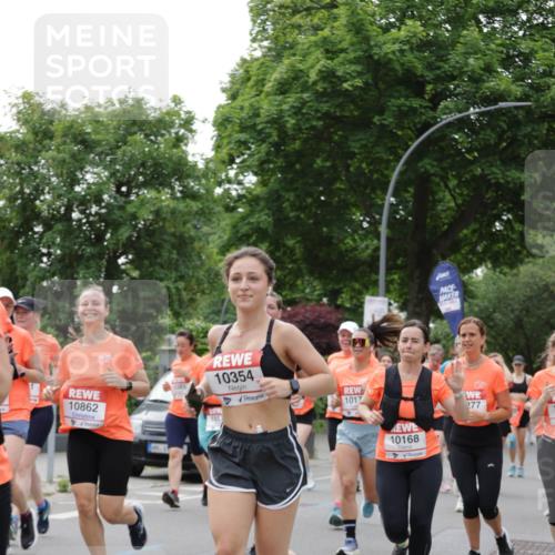 15.06.2025 - REWE Women's Run Jannik Wohlers http://msf.ph/oto/7941991 15.06.2025 08:28:27 Laufen 10862, 11383, 10354, 1017, 277, 10168 meine-sportfotos.de