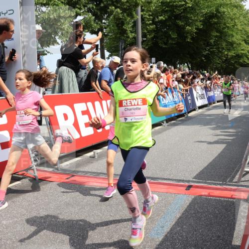 15.06.2025 - REWE Women's Run Strokosch-Dieckow http://msf.ph/oto/7942001 15.06.2025 11:34:32 Ziel 110, 146, 150, 154, 157, 163, 167, 178, 180, 185, 188, 192, 217, 234, 237, 283, 306, 314 meine-sportfotos.de