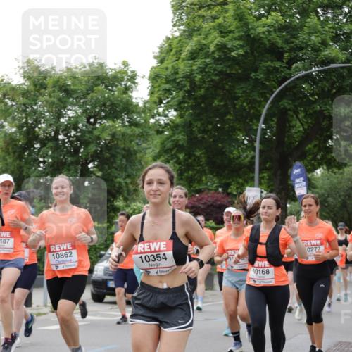 15.06.2025 - REWE Women's Run Jannik Wohlers http://msf.ph/oto/7942002 15.06.2025 08:28:27 Laufen 187, 10862, 10354, 10168, 0277 meine-sportfotos.de