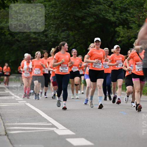 15.06.2025 - REWE Women's Run Dr. Thomas Lammeyer http://msf.ph/oto/7942007 15.06.2025 09:21:29 Laufen 10110, 10742, 1029 meine-sportfotos.de