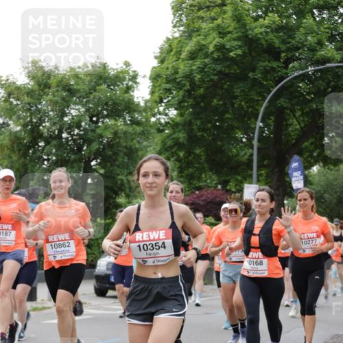 15.06.2025 - REWE Women's Run Jannik Wohlers http://msf.ph/oto/7942010 15.06.2025 08:28:27 Laufen 0187, 10862, 10354, 10277, 10168 meine-sportfotos.de