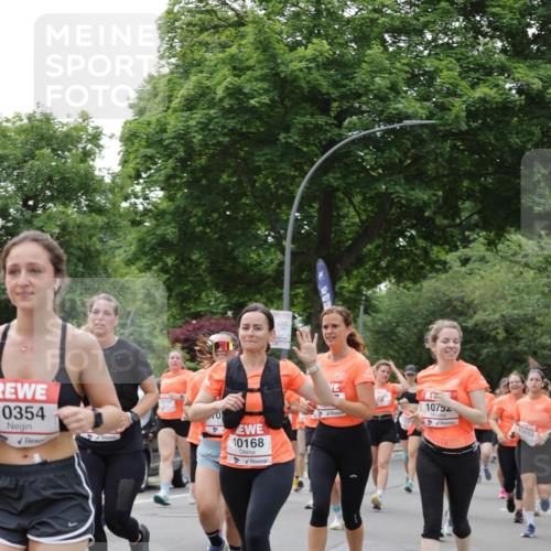 15.06.2025 - REWE Women's Run Jannik Wohlers http://msf.ph/oto/7942016 15.06.2025 08:28:28 Laufen 0354, 10168, 10752, 68310, 10653 meine-sportfotos.de