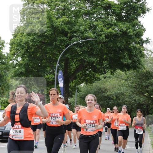 15.06.2025 - REWE Women's Run Jannik Wohlers http://msf.ph/oto/7942047 15.06.2025 08:28:28 Laufen 43, 10168, 10380, 10277, 10752, 10653, 10220, 8310 meine-sportfotos.de
