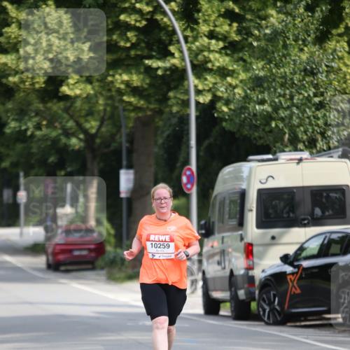 15.06.2025 - REWE Women's Run Jannik Wohlers http://msf.ph/oto/7942060 15.06.2025 09:59:50 Laufen 10259 meine-sportfotos.de