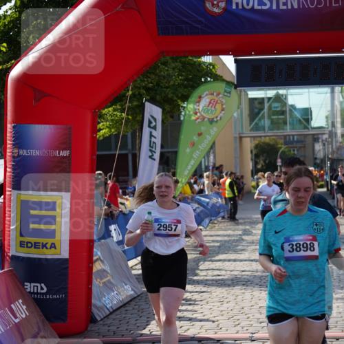 13.06.2025 - Holstenköstenlauf Felixshl http://msf.ph/oto/7942092 13.06.2025 18:07:51 Laufen 2647, 2957, 3106, 3243, 3283, 3624, 3802, 3865, 3898 meine-sportfotos.de