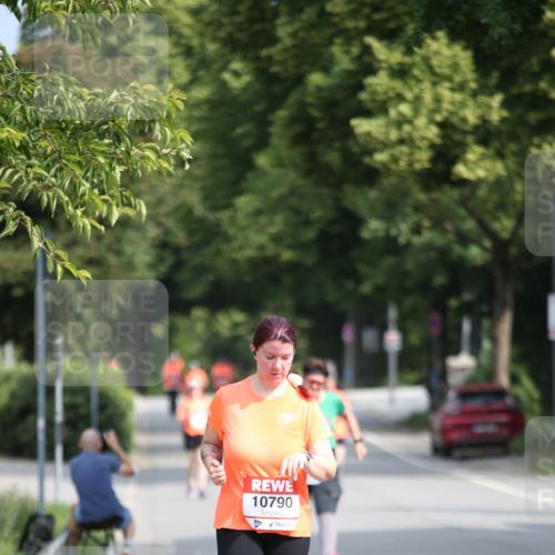 15.06.2025 - REWE Women's Run Jannik Wohlers http://msf.ph/oto/7942095 15.06.2025 09:59:54 Laufen 10790 meine-sportfotos.de
