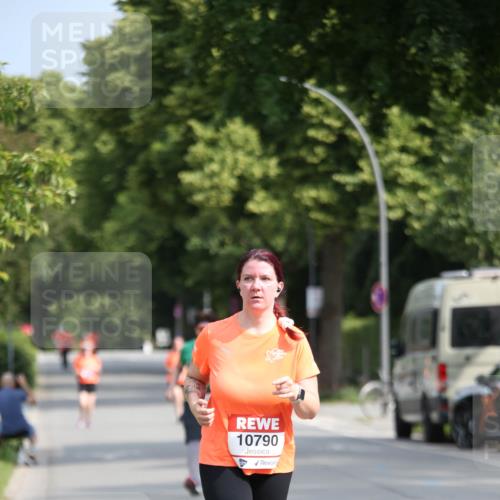 15.06.2025 - REWE Women's Run Jannik Wohlers http://msf.ph/oto/7942147 15.06.2025 09:59:57 Laufen 10790 meine-sportfotos.de