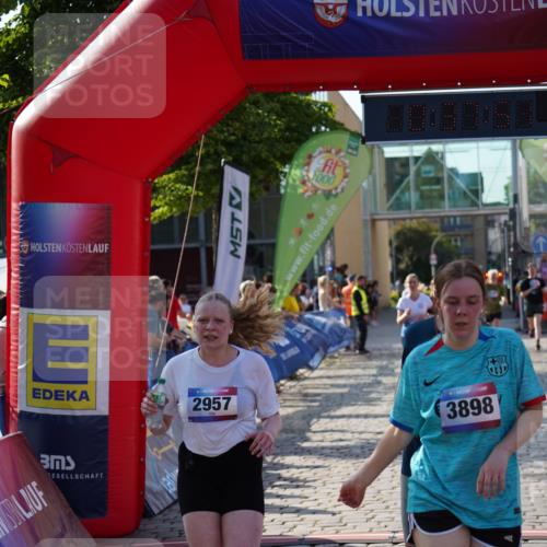 13.06.2025 - Holstenköstenlauf Felixshl http://msf.ph/oto/7942150 13.06.2025 18:07:52 Laufen 2647, 2922, 2928, 2957, 3106, 3243, 3283, 3802, 3865, 3898 meine-sportfotos.de