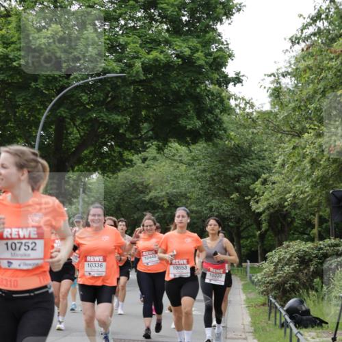 15.06.2025 - REWE Women's Run Jannik Wohlers http://msf.ph/oto/7942153 15.06.2025 08:28:30 Laufen 10752, 8310, 10, 10445, 10336, 10653, 10220 meine-sportfotos.de