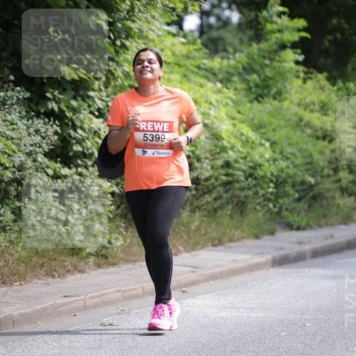 15.06.2025 - REWE Women's Run Jannik Wohlers http://msf.ph/oto/7942164 15.06.2025 10:15:51 Laufen 5399 meine-sportfotos.de