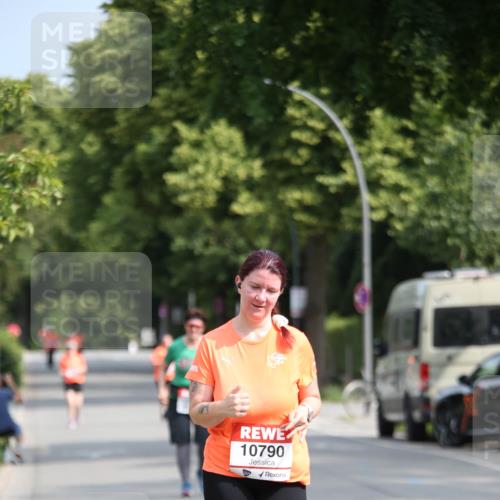 15.06.2025 - REWE Women's Run Jannik Wohlers http://msf.ph/oto/7942169 15.06.2025 09:59:57 Laufen 10790 meine-sportfotos.de