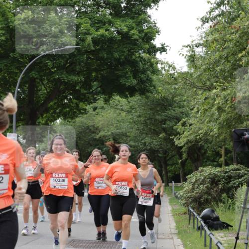 15.06.2025 - REWE Women's Run Jannik Wohlers http://msf.ph/oto/7942184 15.06.2025 08:28:30 Laufen 2, 0346, 10336, 1044, 0653, 10220 meine-sportfotos.de