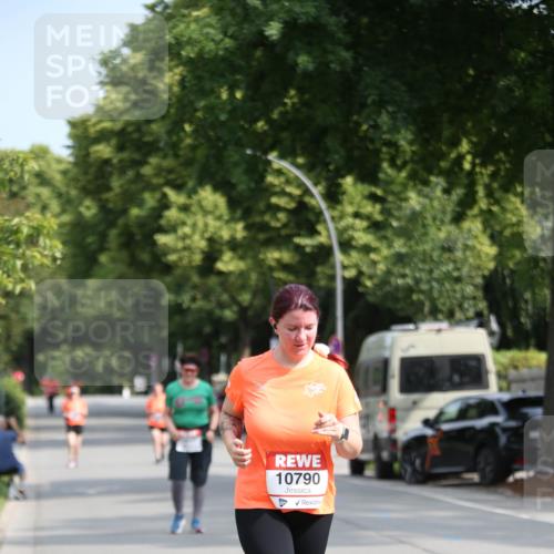 15.06.2025 - REWE Women's Run Jannik Wohlers http://msf.ph/oto/7942189 15.06.2025 09:59:57 Laufen 10790 meine-sportfotos.de