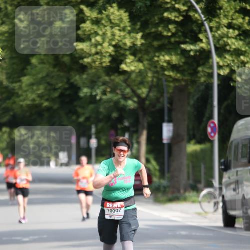 15.06.2025 - REWE Women's Run Jannik Wohlers http://msf.ph/oto/7942203 15.06.2025 09:59:59 Laufen 71, 10007 meine-sportfotos.de