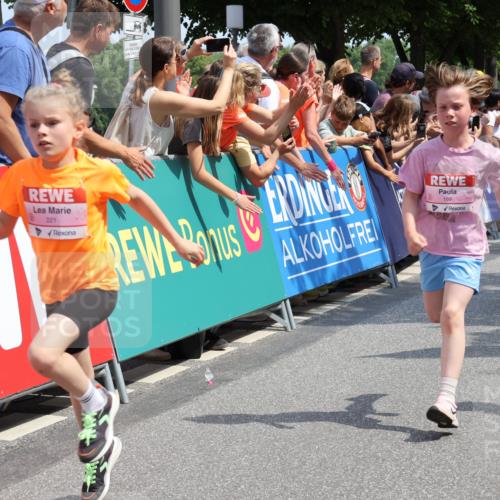 15.06.2025 - REWE Women's Run Strokosch-Dieckow http://msf.ph/oto/7942227 15.06.2025 11:34:42 Ziel 106, 150, 153, 167, 169, 172, 173, 176, 178, 179, 189, 221, 256, 274, 293, 314 meine-sportfotos.de