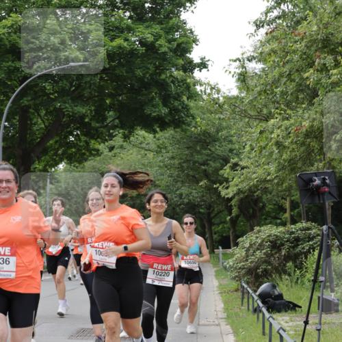 15.06.2025 - REWE Women's Run Jannik Wohlers http://msf.ph/oto/7942246 15.06.2025 08:28:31 Laufen 36, 1007, 100, 10220, 10650 meine-sportfotos.de