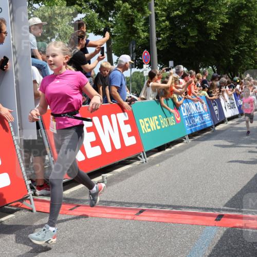 15.06.2025 - REWE Women's Run Strokosch-Dieckow http://msf.ph/oto/7942251 15.06.2025 11:34:43 Ziel 106, 150, 153, 167, 169, 172, 173, 176, 179, 189, 221, 256, 274, 293 meine-sportfotos.de