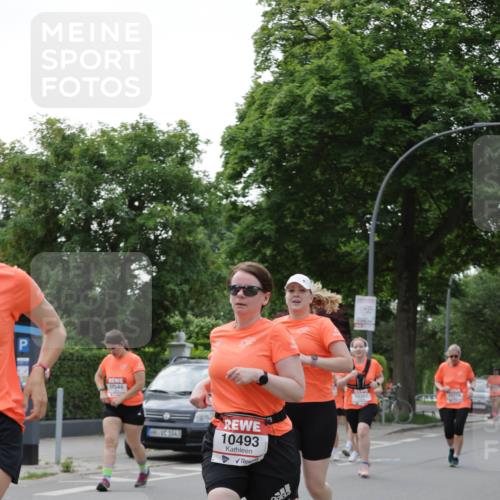 15.06.2025 - REWE Women's Run Jannik Wohlers http://msf.ph/oto/7942301 15.06.2025 08:28:35 Laufen 10544, 1043, 10493, 10351 meine-sportfotos.de