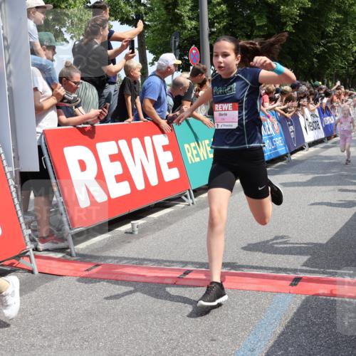 15.06.2025 - REWE Women's Run Strokosch-Dieckow http://msf.ph/oto/7942324 15.06.2025 11:34:48 Ziel 106, 116, 123, 124, 135, 143, 153, 160, 169, 172, 173, 179, 213, 221, 256, 287, 293 meine-sportfotos.de