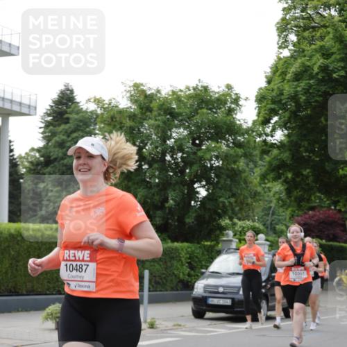 15.06.2025 - REWE Women's Run Jannik Wohlers http://msf.ph/oto/7942344 15.06.2025 08:28:37 Laufen 10487, 1043, 10351 meine-sportfotos.de