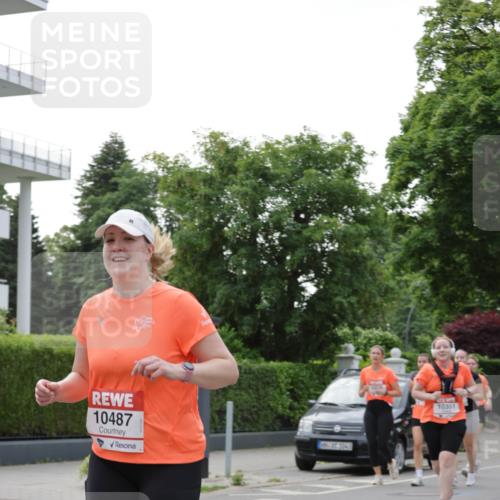 15.06.2025 - REWE Women's Run Jannik Wohlers http://msf.ph/oto/7942350 15.06.2025 08:28:37 Laufen 10487, 1043, 10351 meine-sportfotos.de