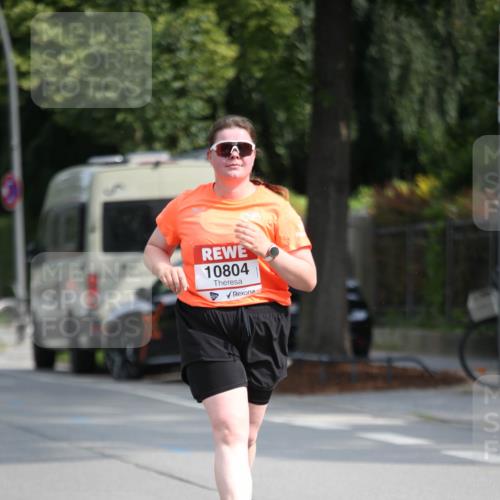 15.06.2025 - REWE Women's Run Jannik Wohlers http://msf.ph/oto/7942445 15.06.2025 10:00:28 Laufen 10804 meine-sportfotos.de