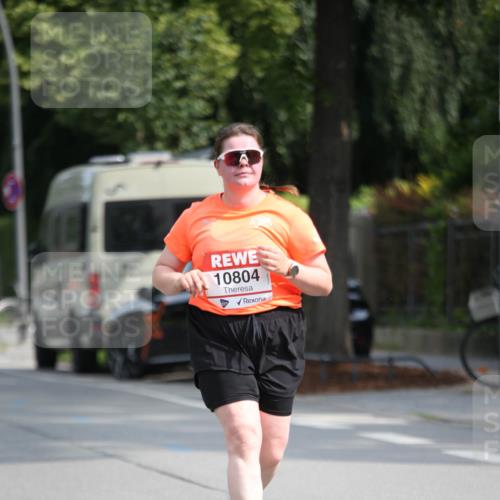 15.06.2025 - REWE Women's Run Jannik Wohlers http://msf.ph/oto/7942449 15.06.2025 10:00:28 Laufen 10804 meine-sportfotos.de