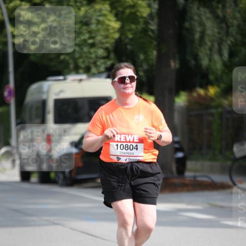 15.06.2025 - REWE Women's Run Jannik Wohlers http://msf.ph/oto/7942453 15.06.2025 10:00:28 Laufen 10804 meine-sportfotos.de