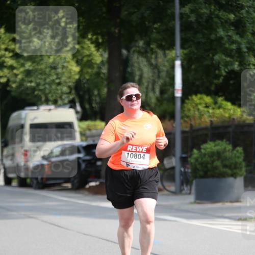 15.06.2025 - REWE Women's Run Jannik Wohlers http://msf.ph/oto/7942467 15.06.2025 10:00:29 Laufen 10804 meine-sportfotos.de