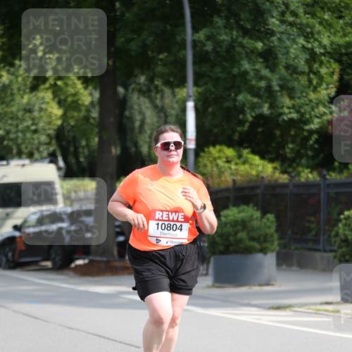15.06.2025 - REWE Women's Run Jannik Wohlers http://msf.ph/oto/7942481 15.06.2025 10:00:30 Laufen 10804 meine-sportfotos.de