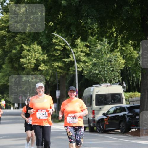15.06.2025 - REWE Women's Run Jannik Wohlers http://msf.ph/oto/7942681 15.06.2025 10:00:52 Laufen 08, 10122, 10670 meine-sportfotos.de