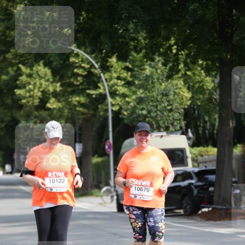 15.06.2025 - REWE Women's Run Jannik Wohlers http://msf.ph/oto/7942712 15.06.2025 10:00:54 Laufen 10122, 10670 meine-sportfotos.de