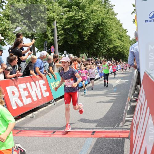 15.06.2025 - REWE Women's Run Strokosch-Dieckow http://msf.ph/oto/7942758 15.06.2025 11:35:12 Ziel 112, 115, 156, 161, 170, 174, 201, 207, 211, 214, 225, 263, 273, 285 meine-sportfotos.de