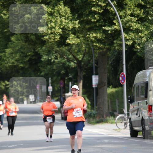 15.06.2025 - REWE Women's Run Jannik Wohlers http://msf.ph/oto/7943098 15.06.2025 10:01:33 Laufen 10660 meine-sportfotos.de