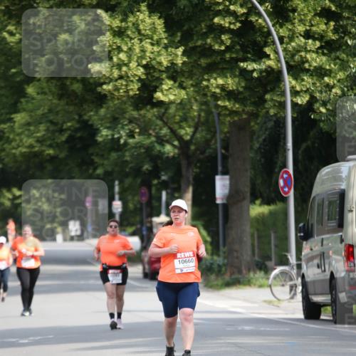 15.06.2025 - REWE Women's Run Jannik Wohlers http://msf.ph/oto/7943106 15.06.2025 10:01:33 Laufen 10660 meine-sportfotos.de