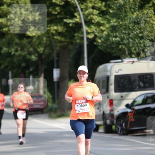 15.06.2025 - REWE Women's Run Jannik Wohlers http://msf.ph/oto/7943127 15.06.2025 10:01:37 Laufen 10660 meine-sportfotos.de