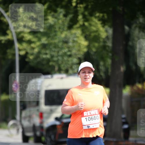 15.06.2025 - REWE Women's Run Jannik Wohlers http://msf.ph/oto/7943146 15.06.2025 10:01:41 Laufen 10660 meine-sportfotos.de