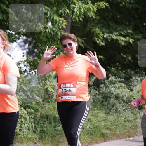 15.06.2025 - REWE Women's Run Jannik Wohlers http://msf.ph/oto/7943164 15.06.2025 10:16:28 Laufen 5317, 5355, 5309 meine-sportfotos.de