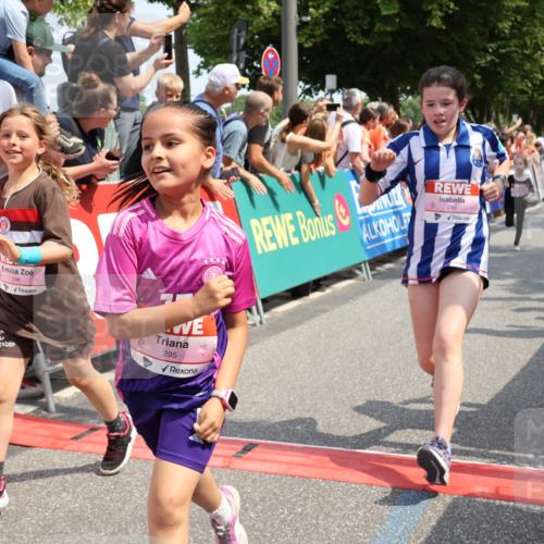 15.06.2025 - REWE Women's Run Strokosch-Dieckow http://msf.ph/oto/7943301 15.06.2025 11:35:33 Ziel 107, 111, 120, 121, 122, 131, 137, 139, 152, 175, 220, 229, 240, 246, 251, 260, 264, 268, 269, 280, 284, 286, 295, 296, 302 meine-sportfotos.de