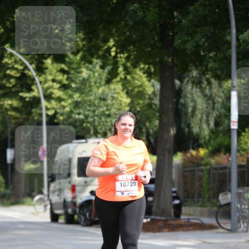 15.06.2025 - REWE Women's Run Jannik Wohlers http://msf.ph/oto/7943332 15.06.2025 10:01:53 Laufen 10720 meine-sportfotos.de