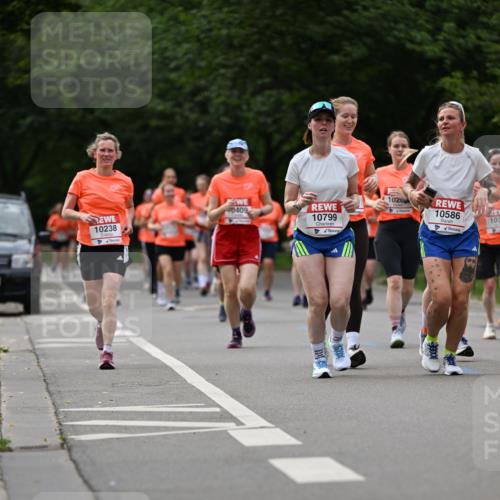 15.06.2025 - REWE Women's Run Dr. Thomas Lammeyer http://msf.ph/oto/7943336 15.06.2025 09:22:01 Laufen 10799, 10238, 10586 meine-sportfotos.de